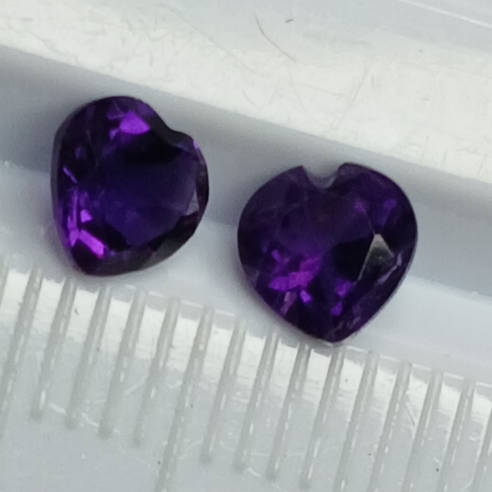 Adorable Heart-Shaped Purple Amethyst Gemstones 5mm